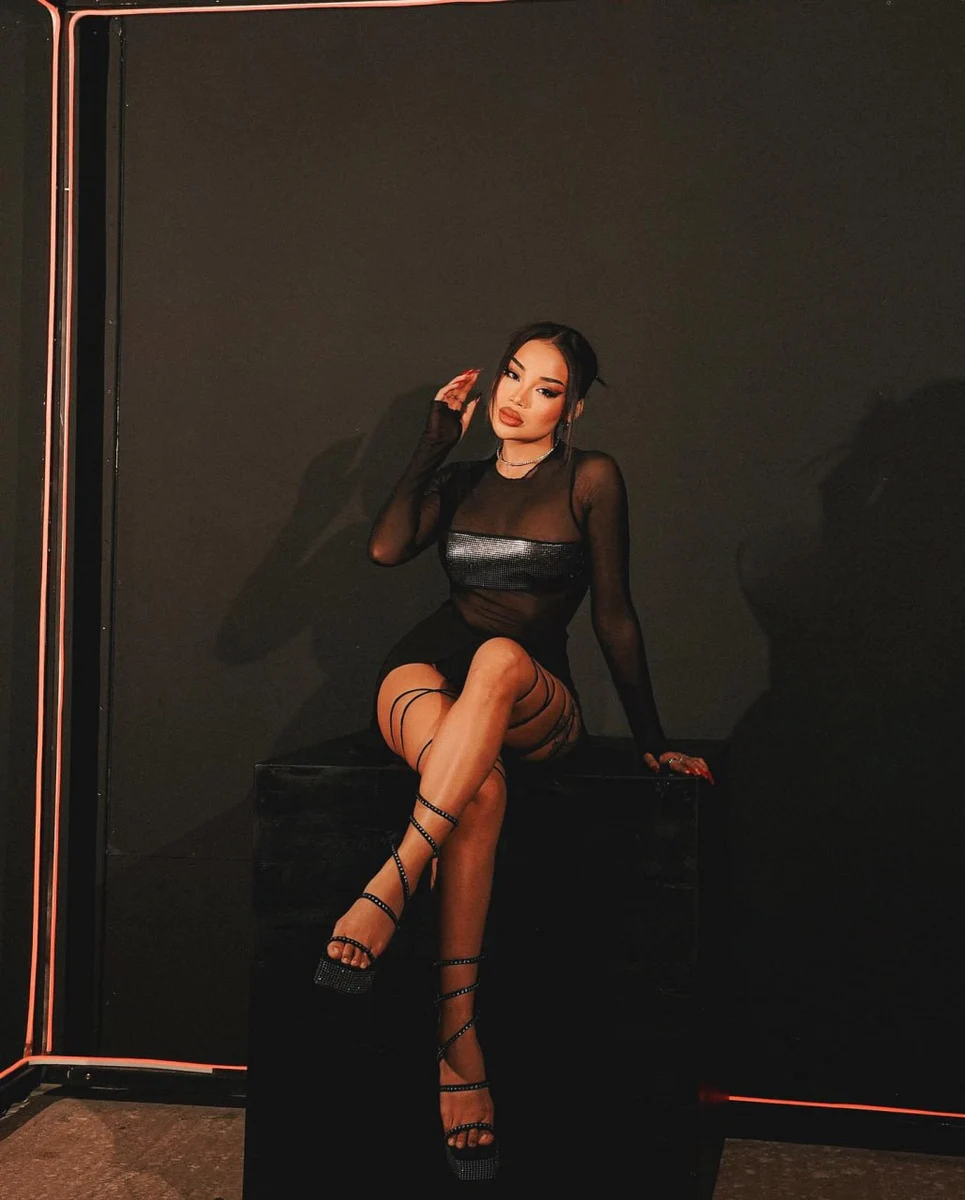 Айзере эскорт в городе Алматы